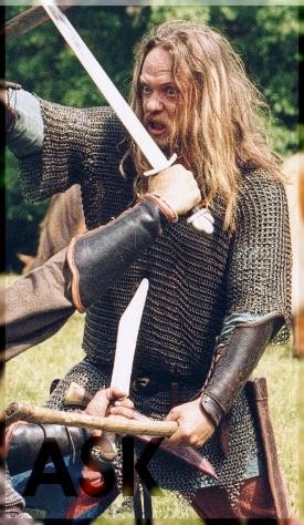 Викинг в кольчуге