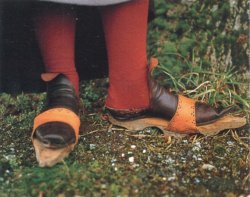 дервянные башмаки