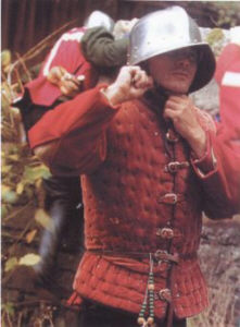 солдат облаченный в бригандину