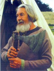 широколезвийная секира