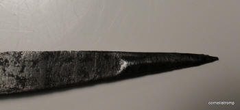 выступ на кончике клинка