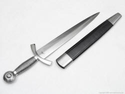 Рыцарский кинжал