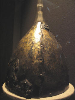 четырехлепестковый шлем