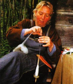 Изготовление пряжи в 10 веке