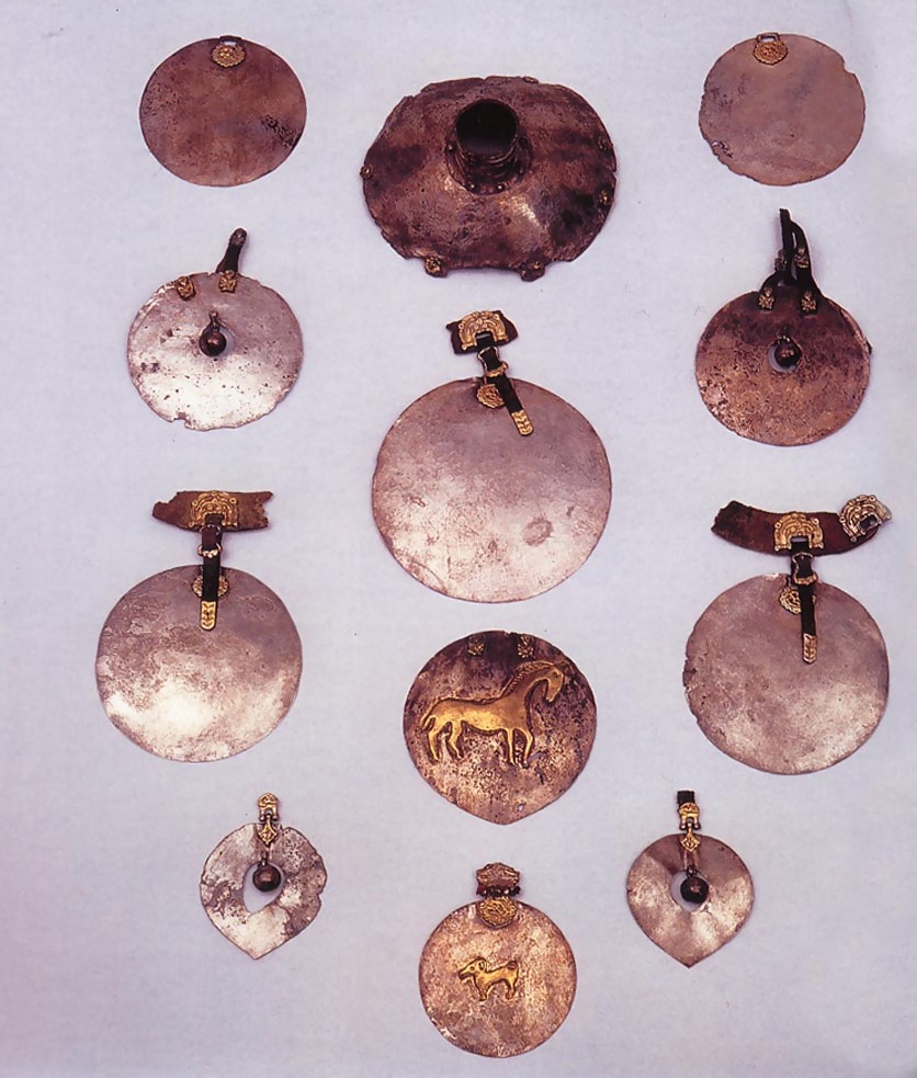 начельник и бляхи конского убора