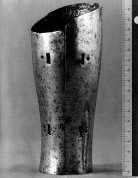 стверчатый наголенник