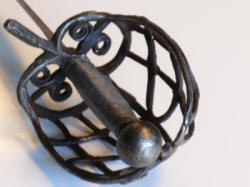 меч с корзинчатой гардой