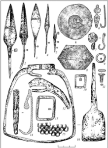 1-5 - наконечники стрел; 6,7 - крючки от колчанов; 8 - булава; 14 -стремя; 15 - кольчуга; 