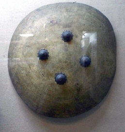 кожаный щит