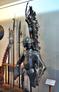 гусарский доспех, сделанный под 3/4, предположительно подделка