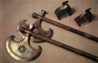 топоры и стремена