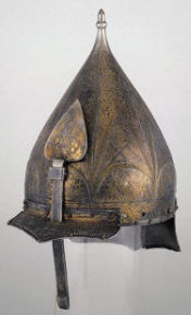 шлем с наносником