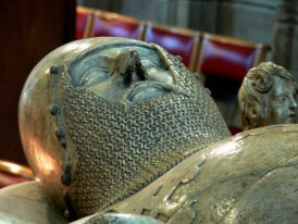 рыцарь в шлеме