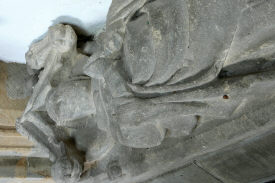 надгробие священника