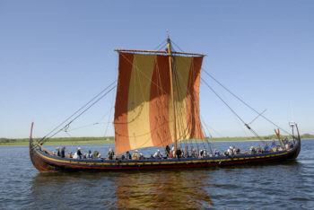 Реконструкция драккара викингов