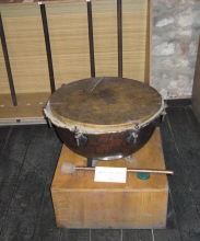 військовий барабан