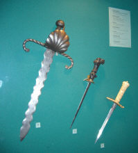 кинджали: дага, стилет, кортик