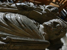 надгробие епископа