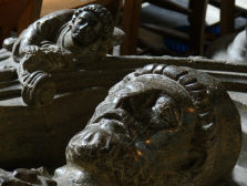 надгробие епископа