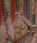 Проклепанные туфли, позолоченные рыцарские шпоры