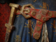 Рыцарский пояс и кинжал