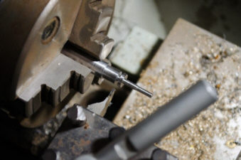 Выточка штифтов