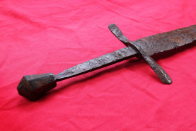 Рукоять рыцарского меча стиля 5 по Э. Окшотту