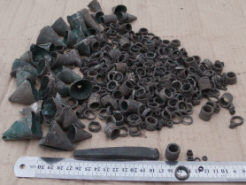 Медные спиралевидные кольца и лейковидные конусы