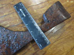 Большой рабочий топор