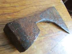 Большой рабочий топор