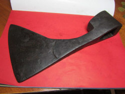 Тяжелый рабочий топор