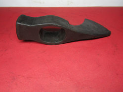 Боевой топор-чекан, 15-17 век