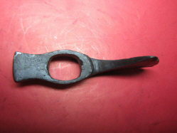 Боевой топор-чекан, 15-17 век