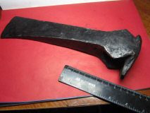 Тяжелый топор-колун тип III по А. Кирпичникову