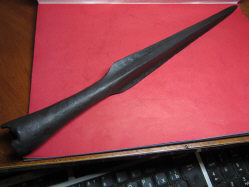 Скифский наконечник копья с широким округлым ребром переходщим во втулку