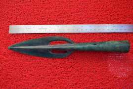 Крупный бронзовый прорезной наконечник копья Белозерской культуры