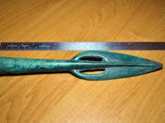 Крупный бронзовый прорезной наконечник копья Белозерской культуры