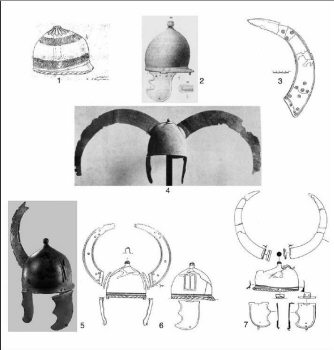 Бронзовые шлемы, украшенные рогами из тонкого листа