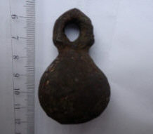 находка древнерусского кистеня ташуированного серебром