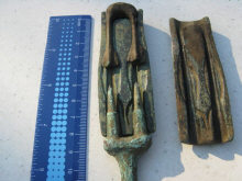 Формы для литья двухлопастных скифских нанечников стрел, вилка для втулки и недоливок