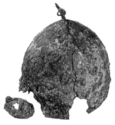 Шлем из Городца до реставрации. Вид сбоку