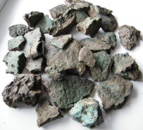 Сопутствующие предметы: куски керамики и оплавки цветных металлов