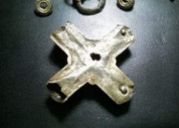 Серебрянная крестовина оголовья верхового коня