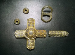 серебряный наконечник ремня конской сбруи 11-13 века