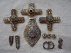 Находка богатой конской сбруи 11-13 в.в.