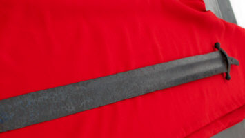 Этапы удаления ржавчины на древнем оружии