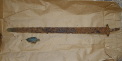 Меч с сабельным перекрестьем, наконечник ножен