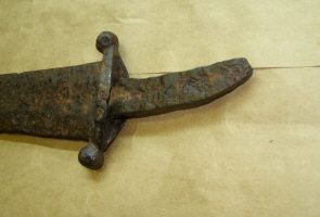 Сабельное перекрестье на мече