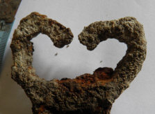 Скифский кинжал с изогнутым однолезвийным клинком и антенным навершием рукояти