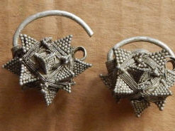 Серебряные крупнозернистые звездчатые колты 12-13 век